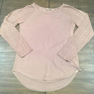 PraNa Raglan Longsleeve Shirt, Geometric Sleeves